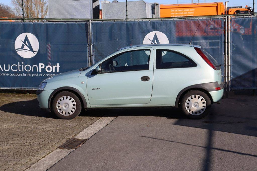 Pkw Opel Corsa Benzin 90 PS 2003 (Margin)
