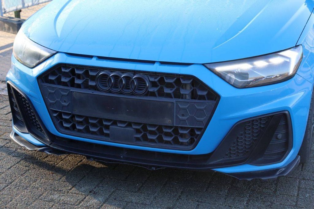 Passenger car Audi A1 Petrol 116 hp 2018 (Margin)