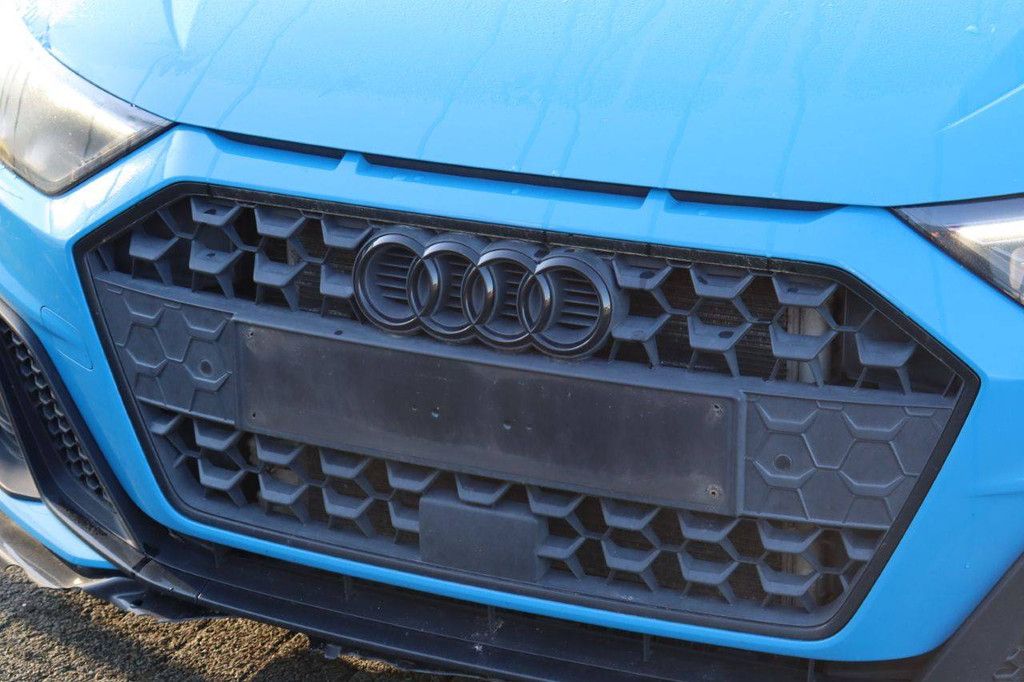 Passenger car Audi A1 Petrol 116 hp 2018 (Margin)