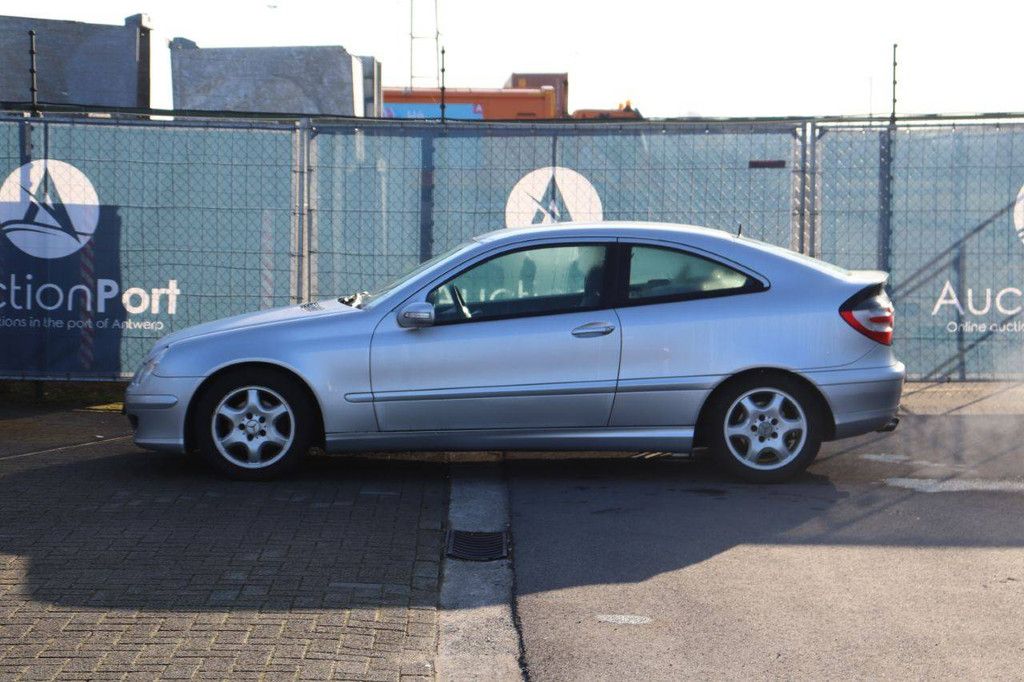 Passenger car Mercedes-Benz C180 Petrol 143 hp 2007 (Margin)