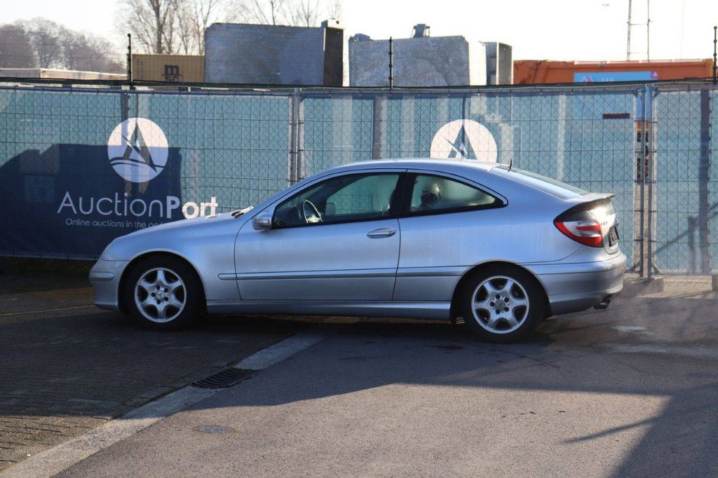 Passenger car Mercedes-Benz C180 Petrol 143 hp 2007 (Margin)