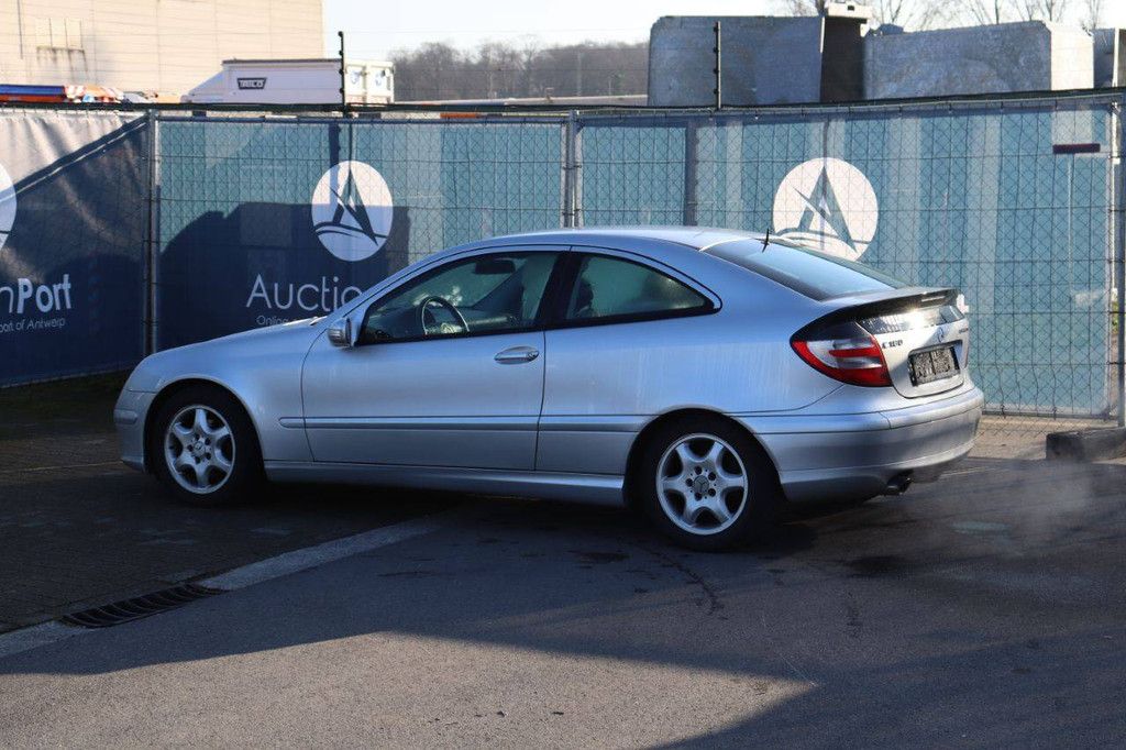 Passenger car Mercedes-Benz C180 Petrol 143 hp 2007 (Margin)