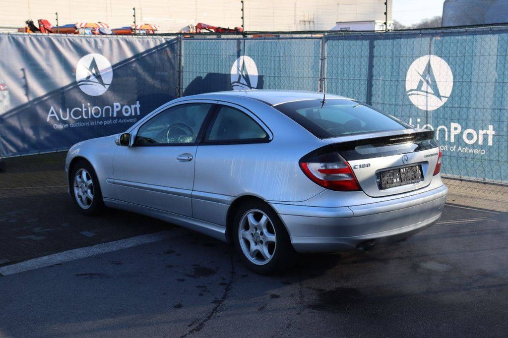 Passenger car Mercedes-Benz C180 Petrol 143 hp 2007 (Margin)