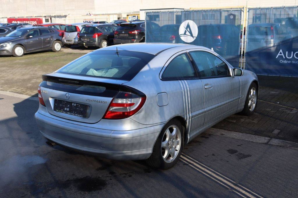 Passenger car Mercedes-Benz C180 Petrol 143 hp 2007 (Margin)
