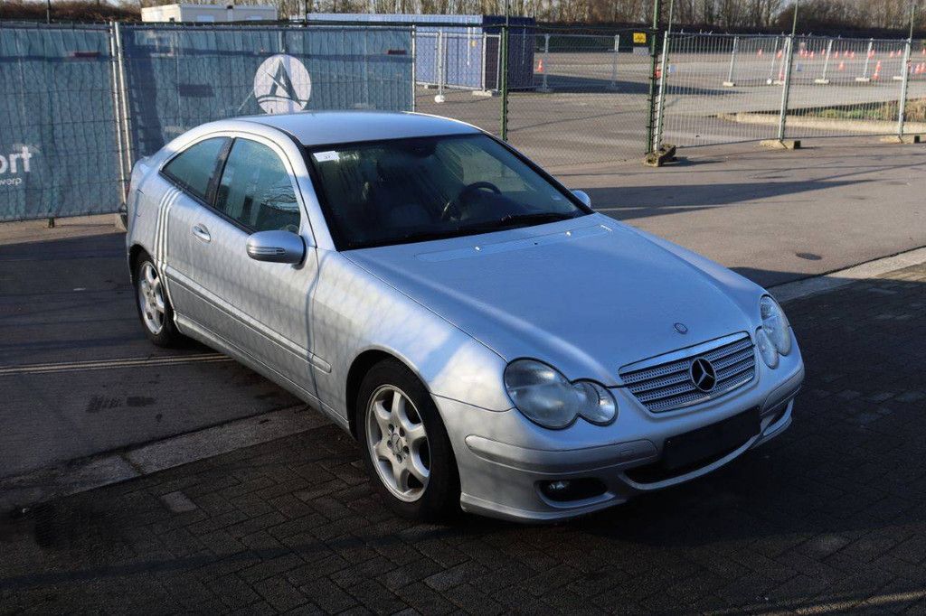 Passenger car Mercedes-Benz C180 Petrol 143 hp 2007 (Margin)