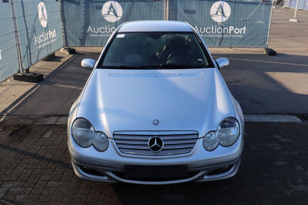 Passenger car Mercedes-Benz C180 Petrol 143 hp 2007 (Margin)