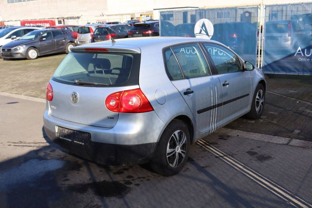 Passenger car Volkswagen Golf Diesel 90 hp 2007 (Margin)