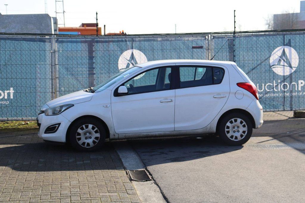 Passenger car Hyundai i20 Petrol 100 hp 2013 (Margin)