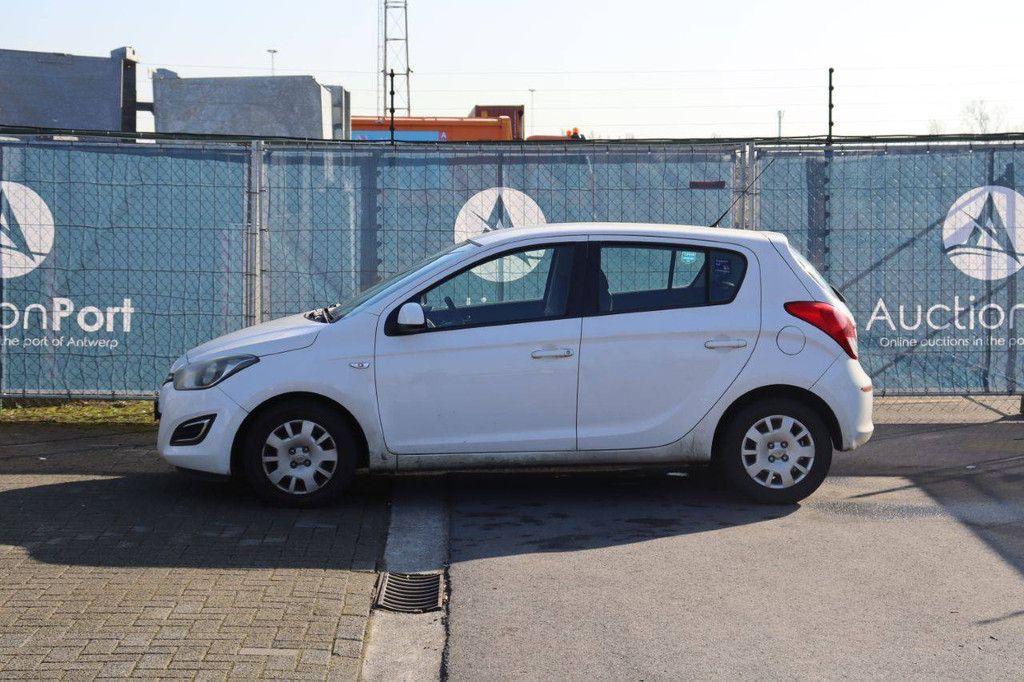 Passenger car Hyundai i20 Petrol 100 hp 2013 (Margin)
