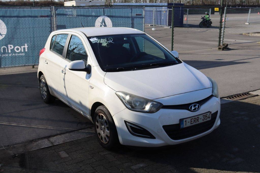 Passenger car Hyundai i20 Petrol 100 hp 2013 (Margin)