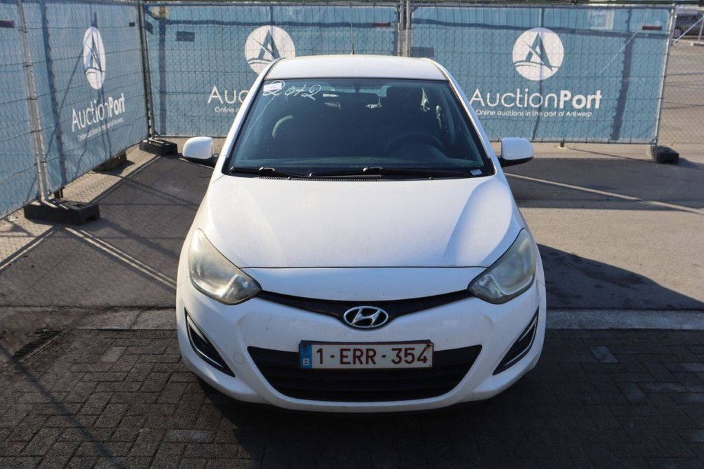 Passenger car Hyundai i20 Petrol 100 hp 2013 (Margin)