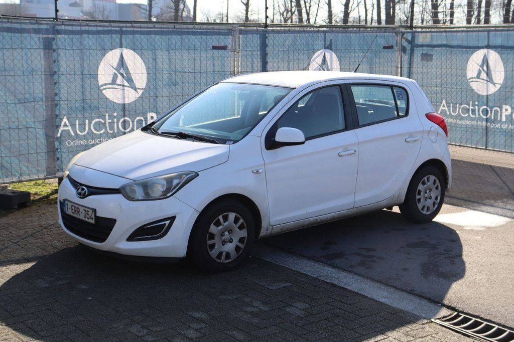 Passenger car Hyundai i20 Petrol 100 hp 2013 (Margin)