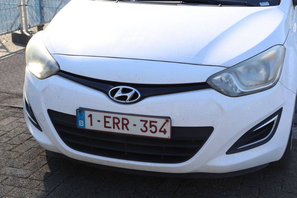 Passenger car Hyundai i20 Petrol 100 hp 2013 (Margin)