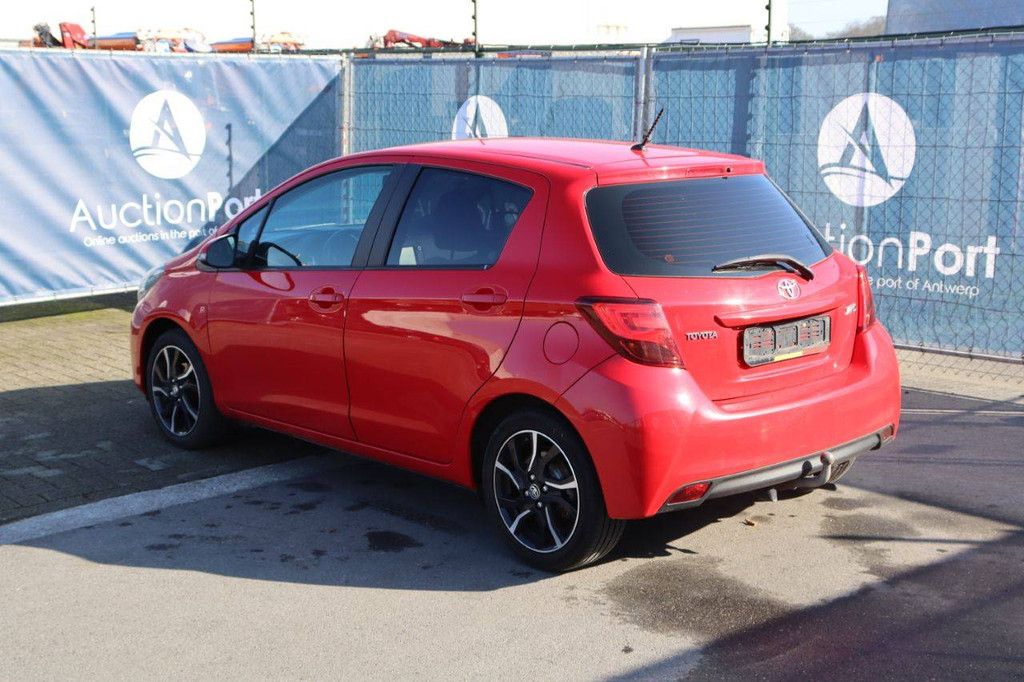 Passenger car Toyota Yaris Petrol 99 hp 2016 (Margin)
