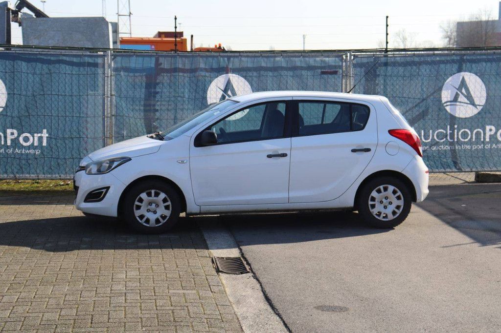 Passenger car Hyundai i20 Petrol 85 hp 2013 (Margin)
