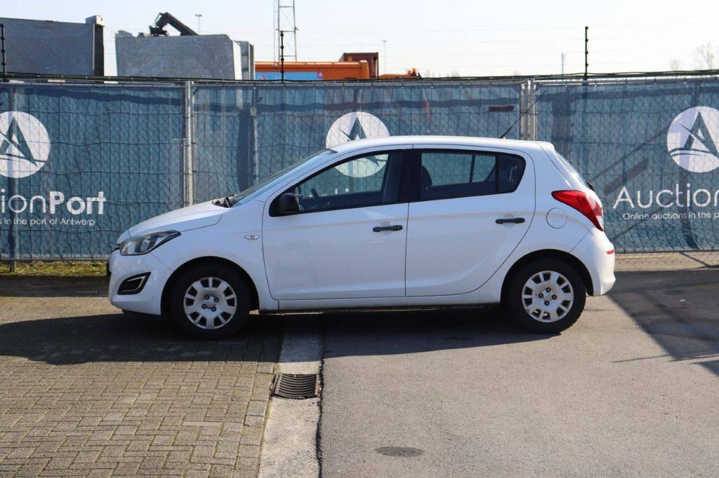 Passenger car Hyundai i20 Petrol 85 hp 2013 (Margin)