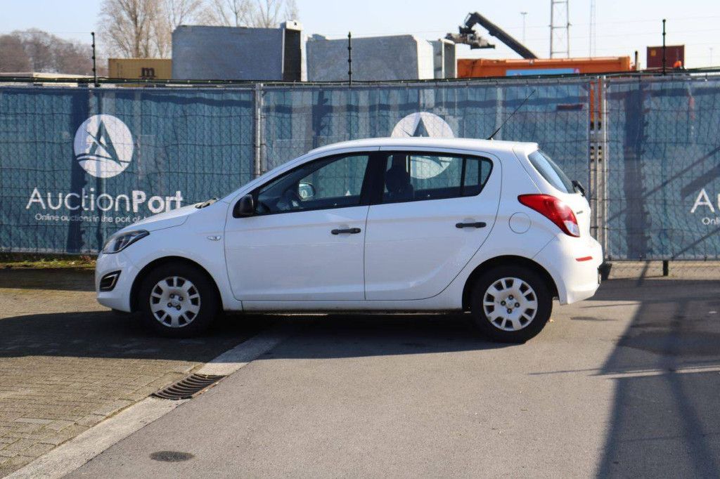 Passenger car Hyundai i20 Petrol 85 hp 2013 (Margin)