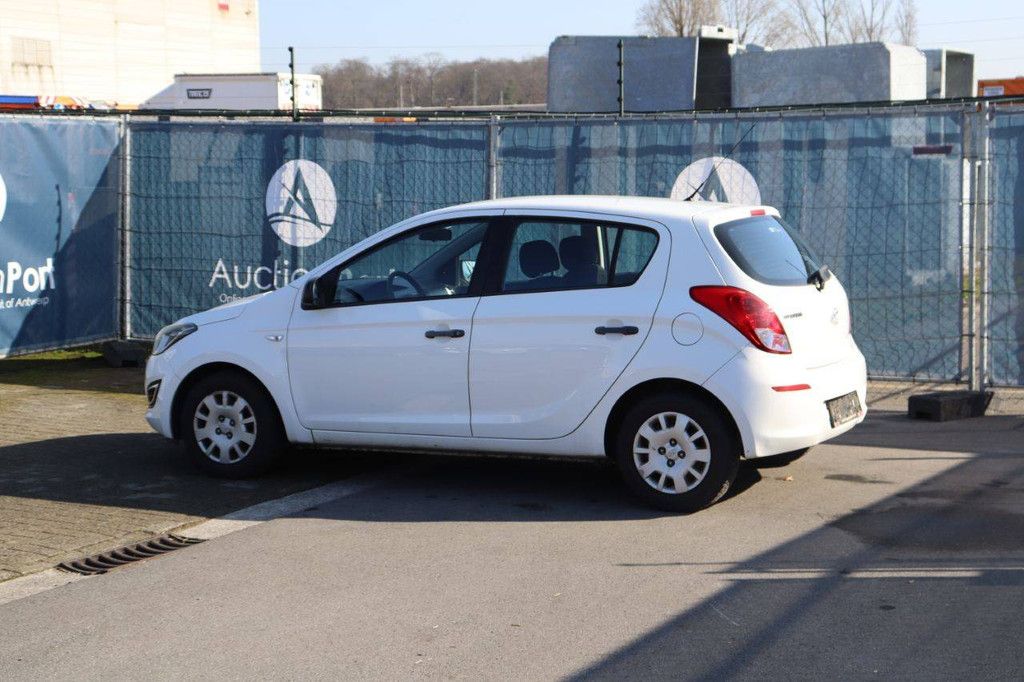 Passenger car Hyundai i20 Petrol 85 hp 2013 (Margin)