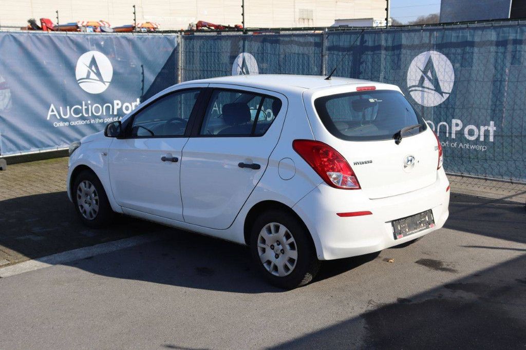 Passenger car Hyundai i20 Petrol 85 hp 2013 (Margin)