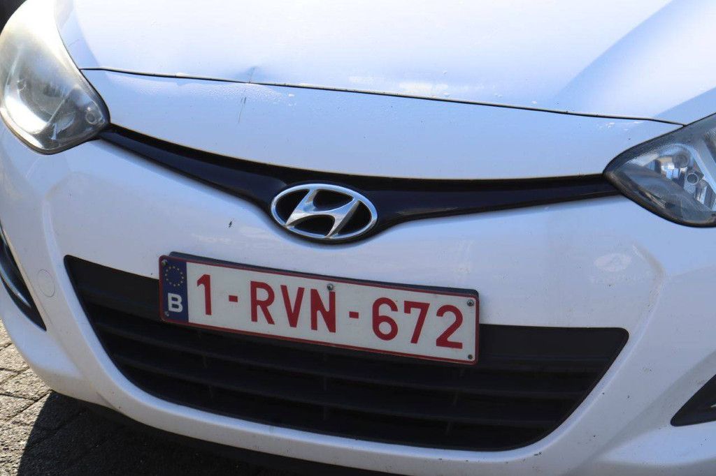 Passenger car Hyundai i20 Petrol 85 hp 2013 (Margin)