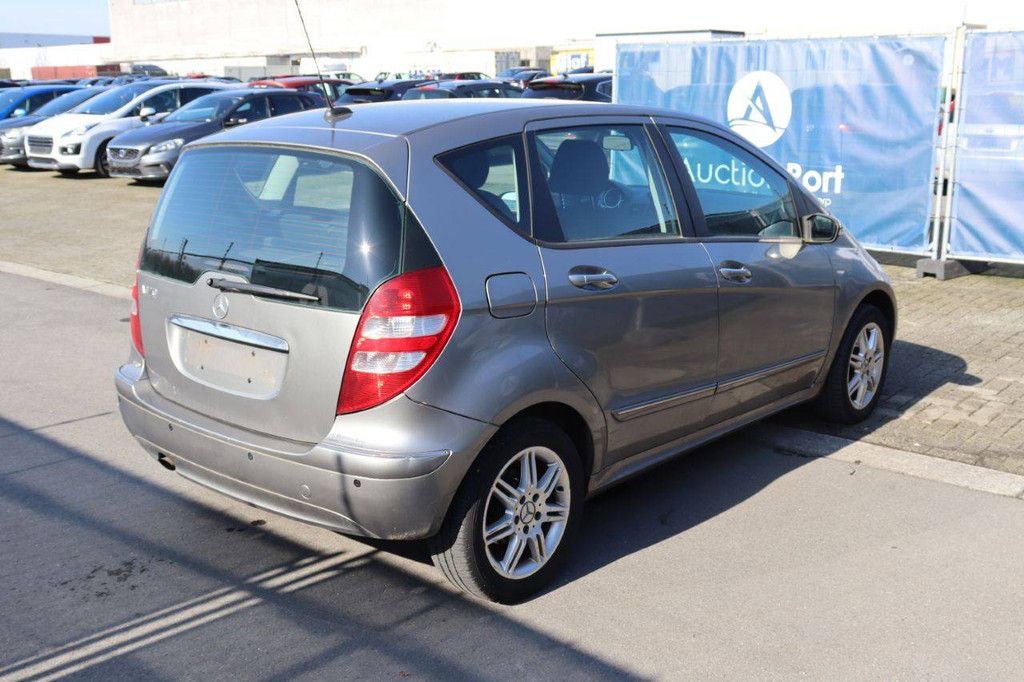 Pkw Mercedes-Benz A170 Benzin 166 PS 2005 (Margin)