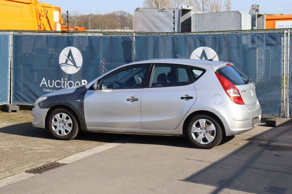 Passenger car Hyundai i30 Petrol 109 hp 2008 (Margin)