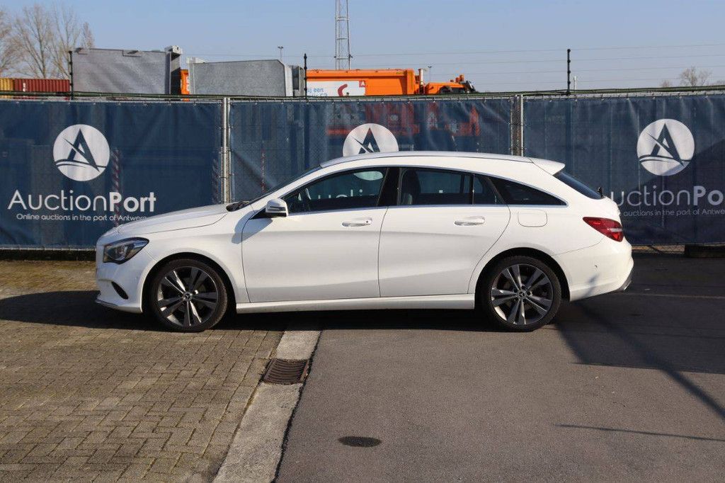 Passenger car Mercedes-Benz CLA 200d Diesel 136 hp 2018 (Margin)