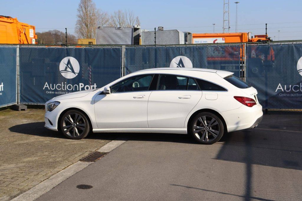 Passenger car Mercedes-Benz CLA 200d Diesel 136 hp 2018 (Margin)