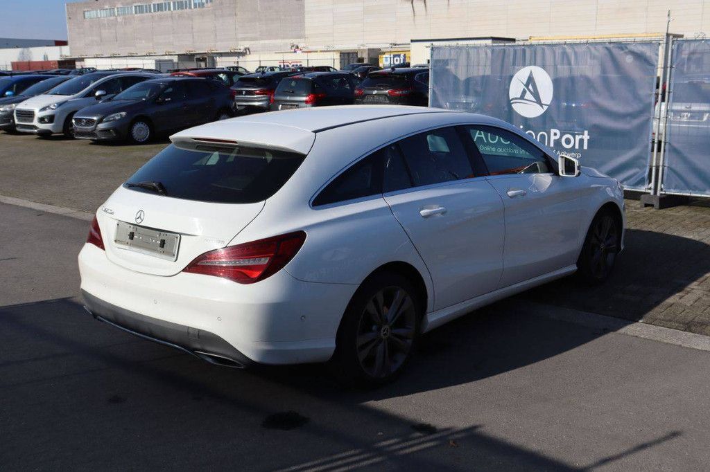 Passenger car Mercedes-Benz CLA 200d Diesel 136 hp 2018 (Margin)