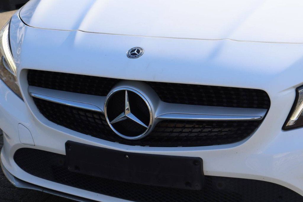 Passenger car Mercedes-Benz CLA 200d Diesel 136 hp 2018 (Margin)