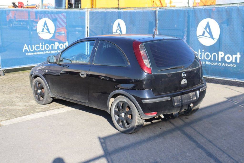 Pkw Opel Corsa Benzin 60 PS 2006 (Margin)