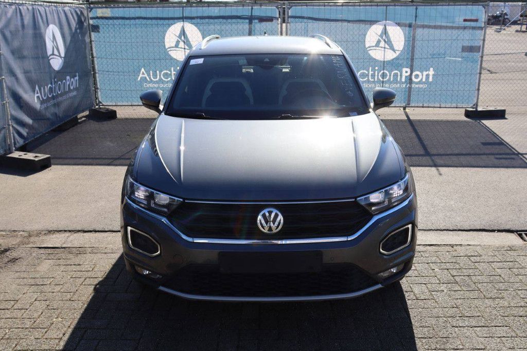 SUV Volkswagen T-Roc Petrol 150hp 2018 (Margin)