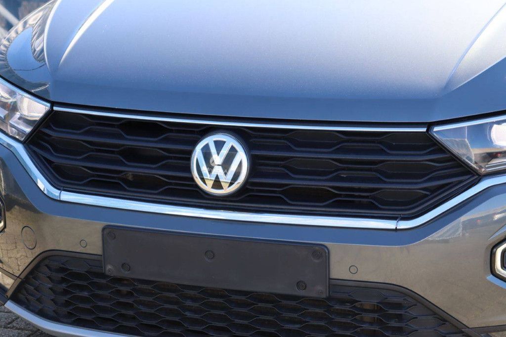 SUV Volkswagen T-Roc Petrol 150hp 2018 (Margin)