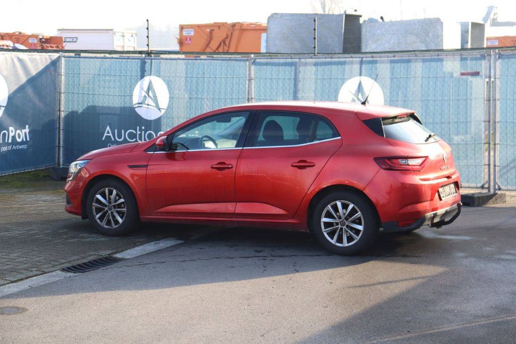 Pkw Renault Mégane Benzin 100 PS 2016