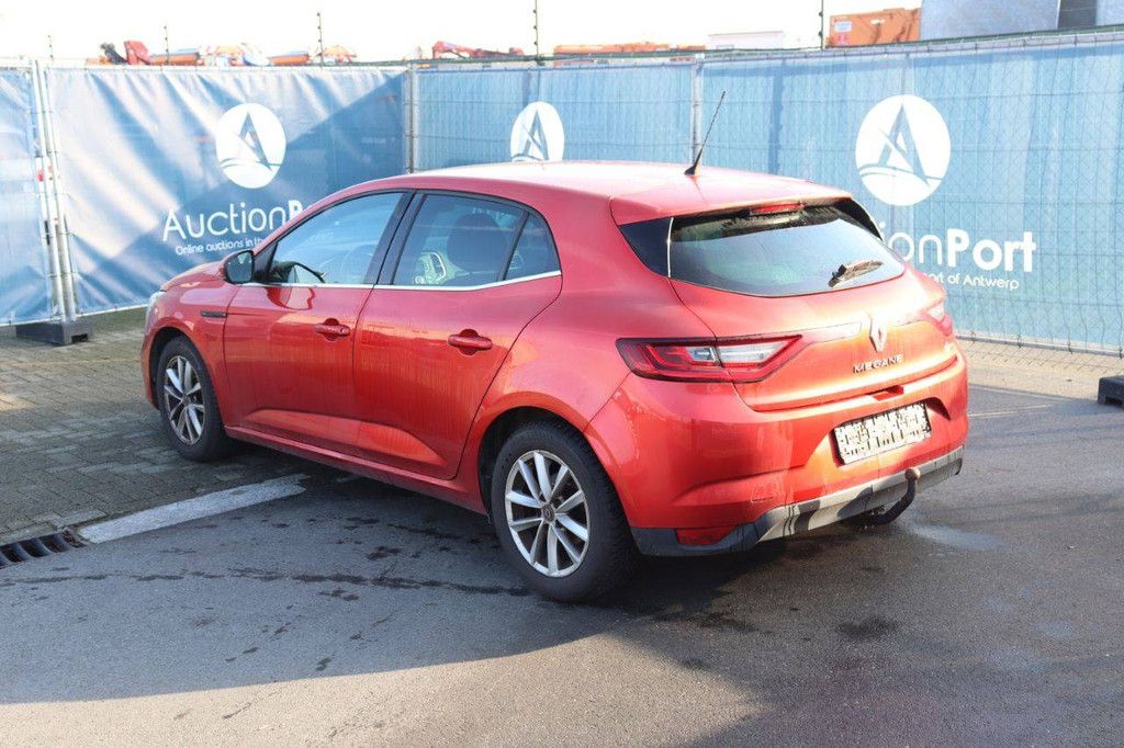 Pkw Renault Mégane Benzin 100 PS 2016