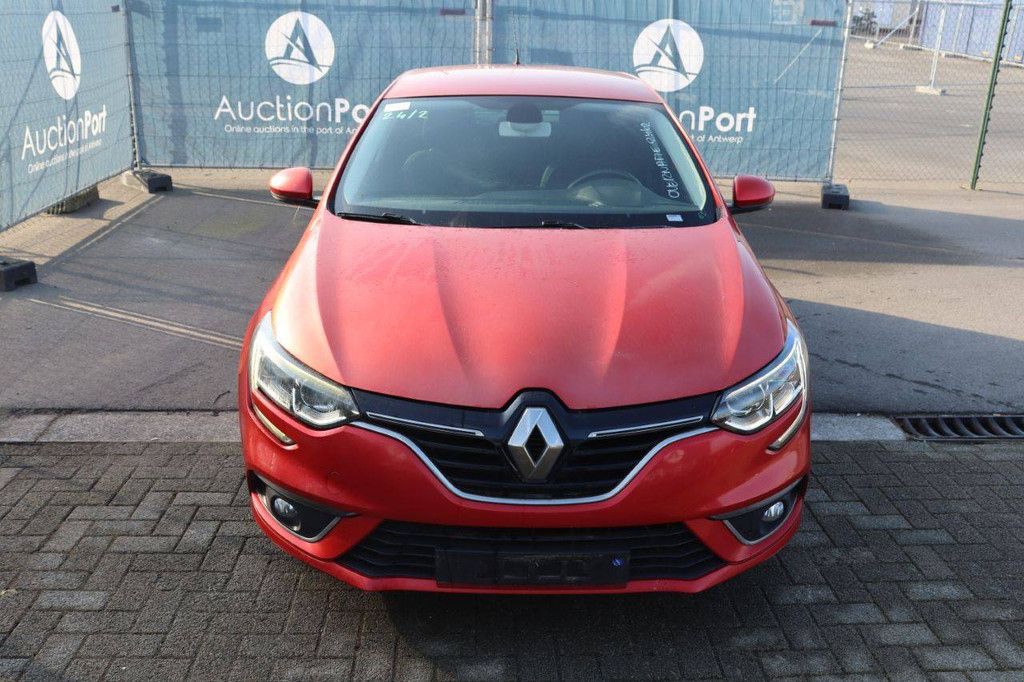 Pkw Renault Mégane Benzin 100 PS 2016