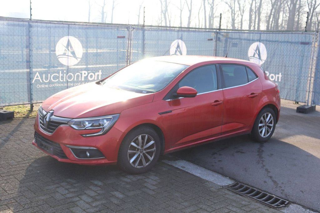 Pkw Renault Mégane Benzin 100 PS 2016