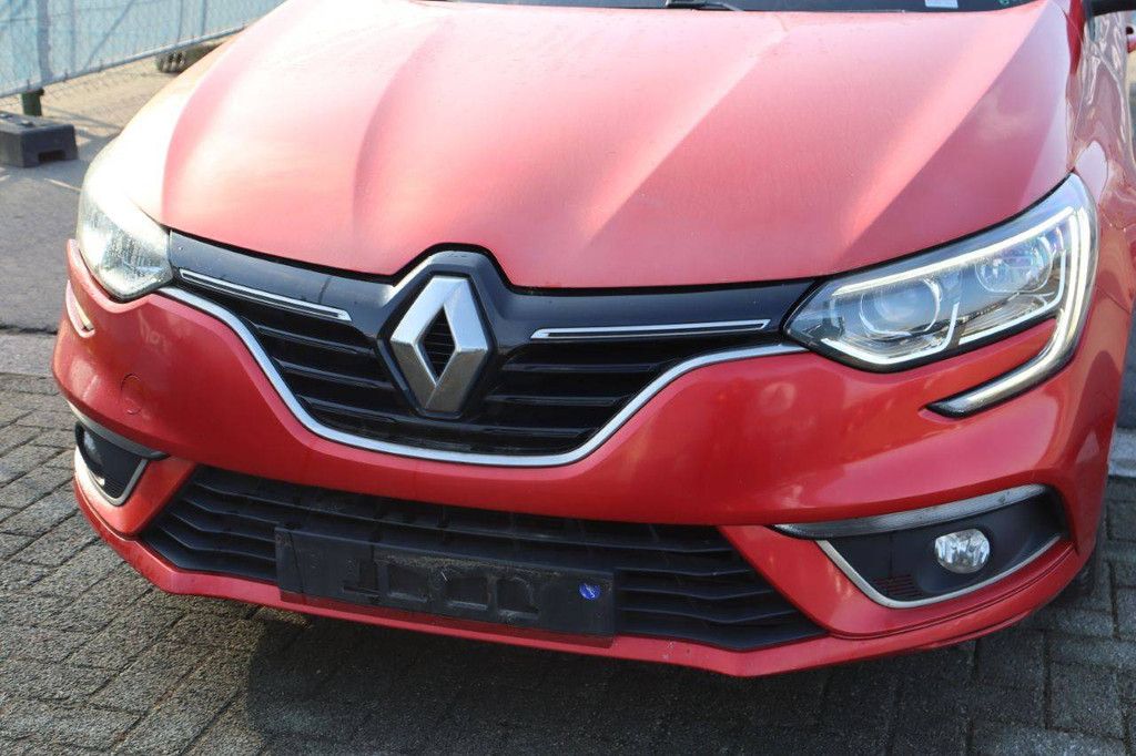 Pkw Renault Mégane Benzin 100 PS 2016