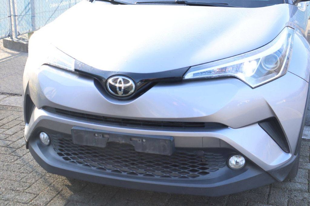 Passenger car Toyota C-HR Petrol 85 hp 2017 (Margin)