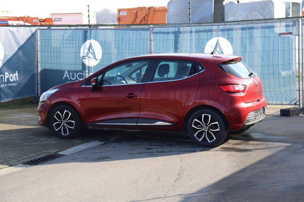 Passenger car Renault Clio Petrol 90 hp 2019 (Margin)
