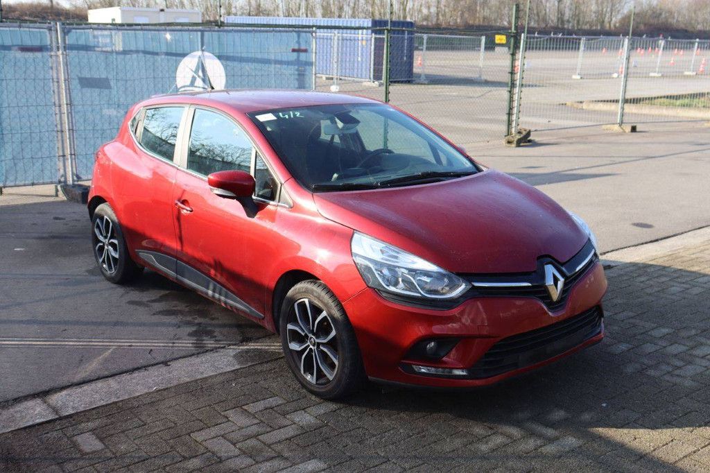 Passenger car Renault Clio Petrol 90 hp 2019 (Margin)