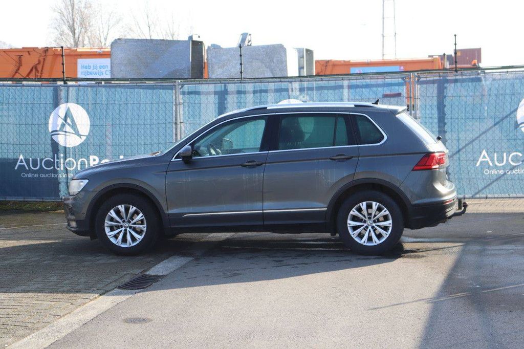 SUV Volkswagen Tiguan Petrol 125 hp 2019 (Margin)