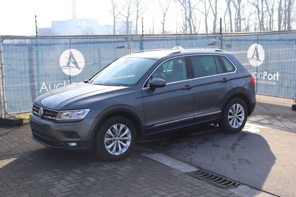 SUV Volkswagen Tiguan Petrol 125 hp 2019 (Margin)