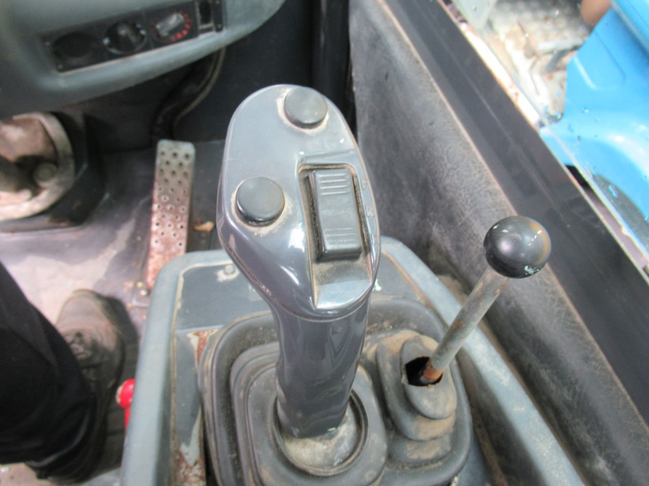 KOMATSI WA80 MET PUINBAK GOEDE BANDEN