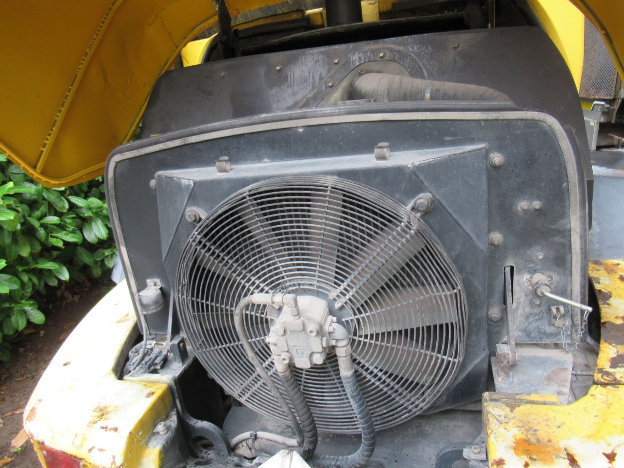 KOMATSI WA80 MET PUINBAK GOEDE BANDEN