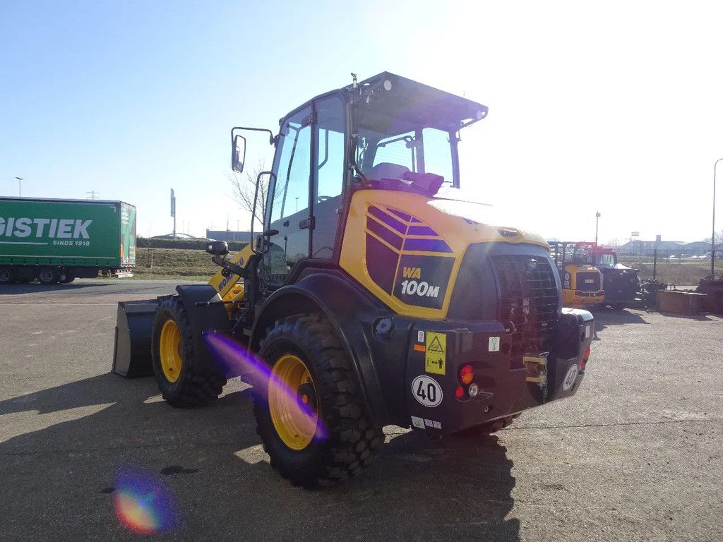 Komatsu WA100M-8FO