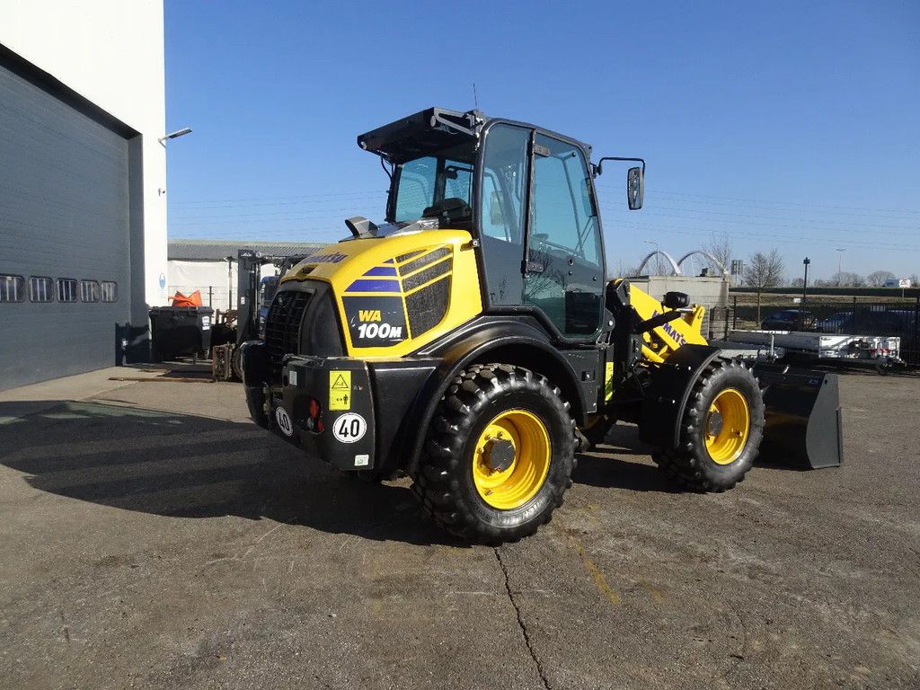 Komatsu WA100M-8FO