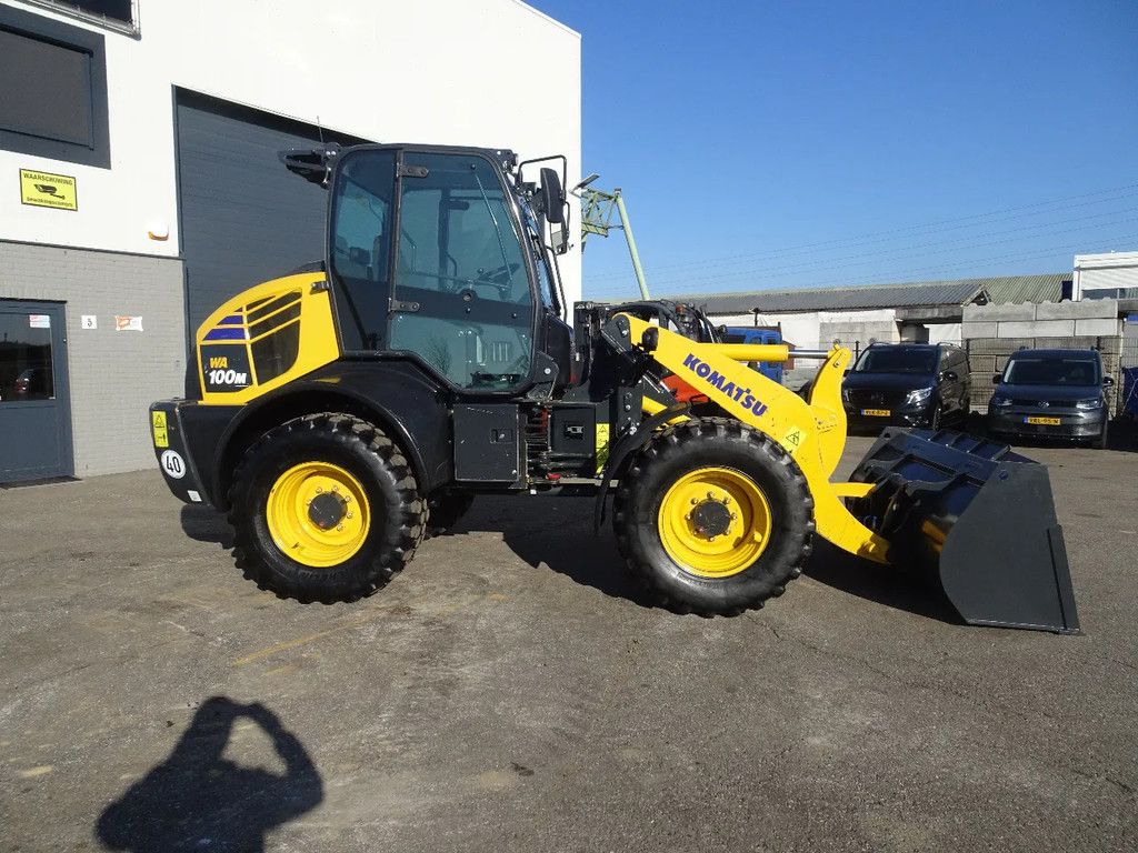 Komatsu WA100M-8FO