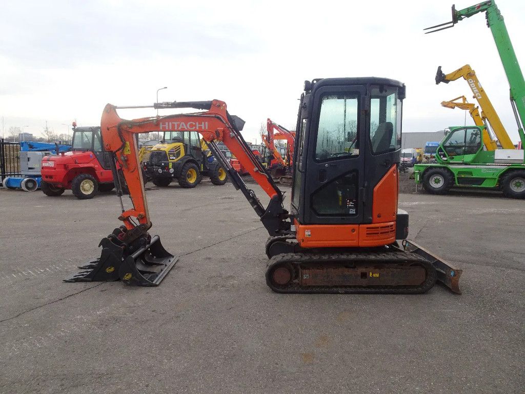 Hitachi ZX26U-5A