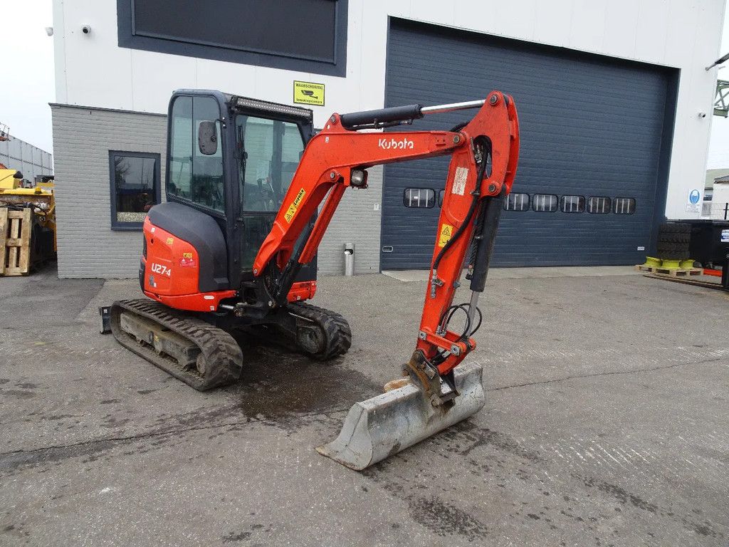 Kubota U27-4